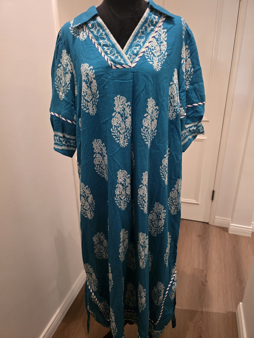 Umgee Jade Botanic Crest Collared Midi Dress